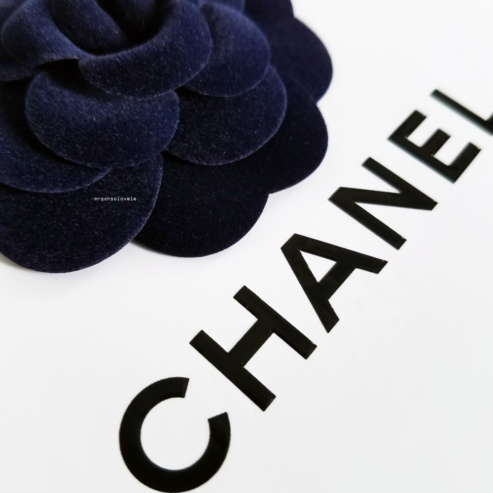 AUTHENTIC RARE CHANEL NAVY BLUE VELVET DIY BROOCH - Picture 2 of 8